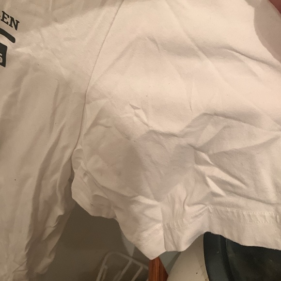 Special Edition Uniqlo Volkswagen Mini Bus White Cotton Tshirt w/awesome print! - Picture 6 of 8